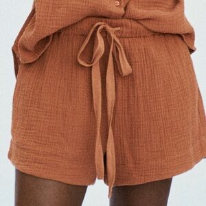 THE GREAT. Bonfire shorts sz O Canyon